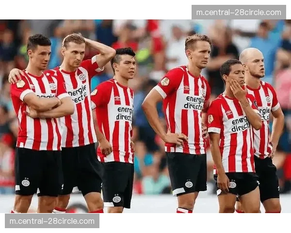 PSV埃因霍温高位压迫失效，奈梅亨高效反击直击防线身后空当